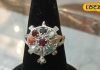 रंक को भी राजा बना देती है यह अंगूठी! मां लक्ष्मी का है प्रतीक, जानें पहनने की सही विधि