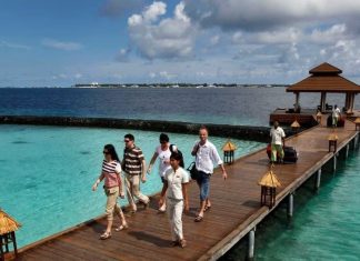 15 अगस्त और राखी की छुट्टियों में भाई बहिन या परिवार के साथ घूमने जाइए इन 7 अंतरराष्ट्रीय जगहों को