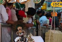 अद्भुत और अलौकिक रहा लड्डू गोपाल का 5251वां नंद उत्सव, कन्हैया का खिलौना पाकर खुश हुए श्रद्धालु