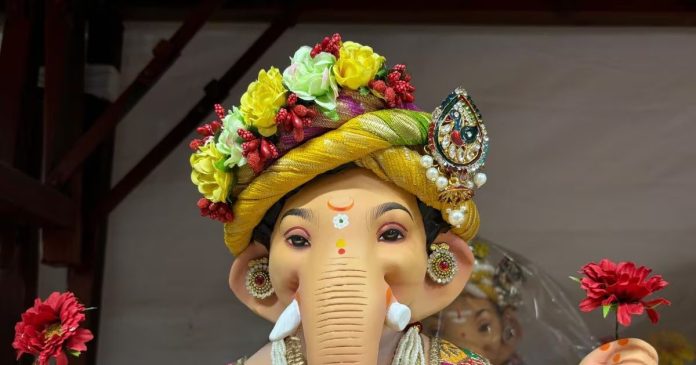 गणेश चतुर्थी के लिए मार्केट में मिल रहे हैं खास