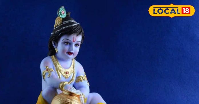 जन्माष्टमी पर पहनें इन रंगों के कपड़े...मिलेगा भगवान कृष्ण का