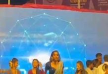 दही हांडी के अवसर पर महिला ने किया अश्लील डांस, विट्ठल के दरवाजे पर रूकी परिक्रमा