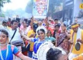 वृंदावन की रंग-बिरंगी पोशाक से सजेंगे राधा-कृष्ण, जन्माष्टमी की तैयारियां हुई तेज