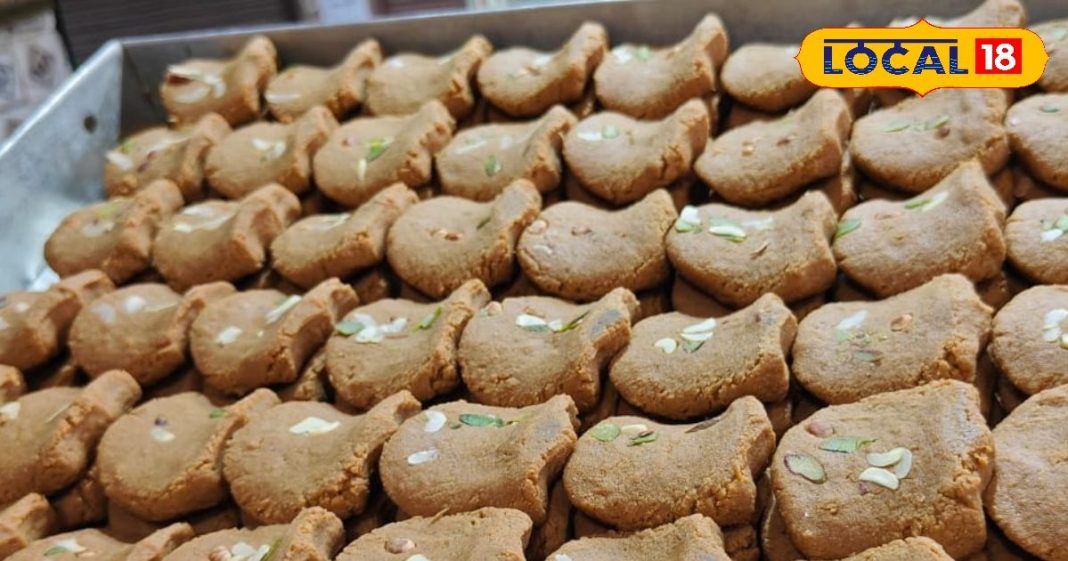 गजब का स्वाद! बड़े मशहूर हैं यहां के हाथ से बने पेड़े, एक बार खा लिया, तो दूसरी मिठाई को नहीं लगाएंगे हाथ