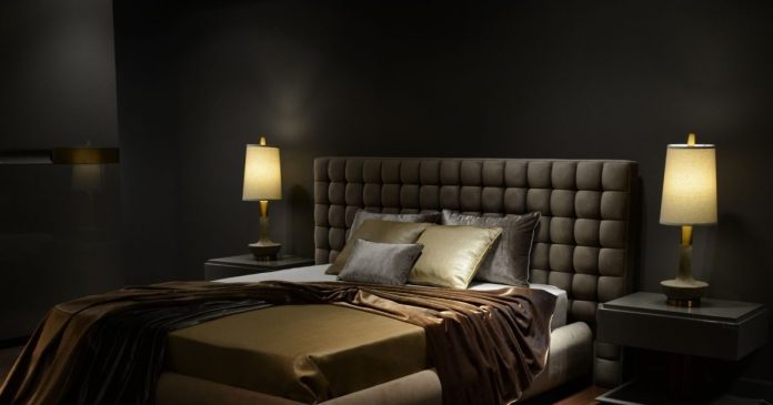 Vastu Tips For Bedroom: बच्चों की तरह झगड़ते हैं पति-पत्नी?