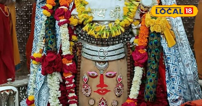 आज चंद्र तिलक से सजे बाबा, भांग-चंदन से भव्य श्रृंगार,