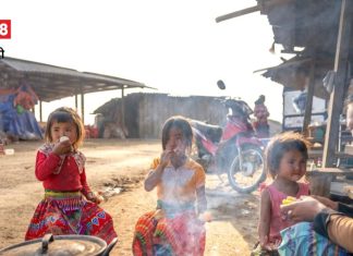 किचन में बैठकर खाना बनाने के क्या हैं फायदे? जानिए पहले क्यों फर्श पर बैठकर बनाते थे खाना