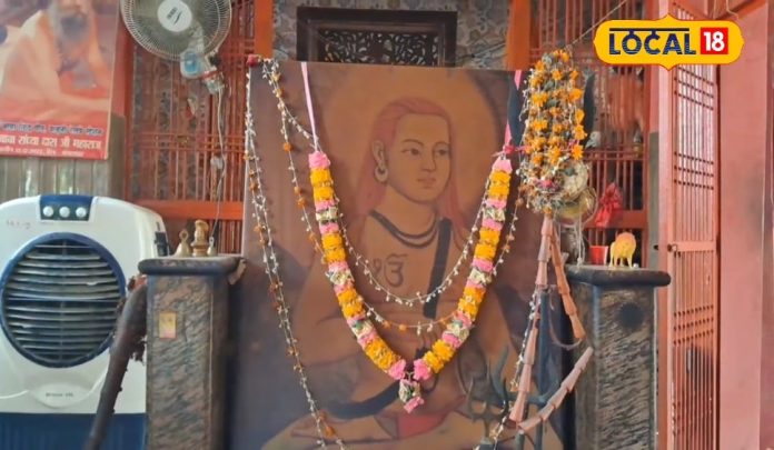 बेहद प्राचीन है आजमगढ़ का यह मंदिर, बौरहा रूप में