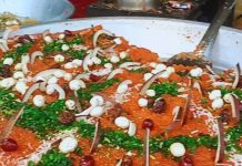 फूडीज का नया हॉट स्पॉट, फिरोजाबाद का 1.5 फीट बड़ा हलवा पराठा