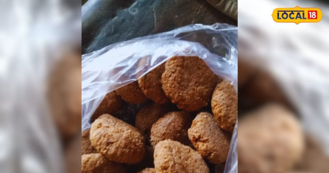 मधुबनी की इस 100 साल पुरानी पेड़े की दुकान के फैन हैं लोग, विदेश तक है डिमांड