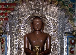 Jain Religion: जानिए, जैन महात्मा कपड़े क्यों नहीं पहनते, कितने तरह के होते हैं इस धर्म के अनुयायी?
