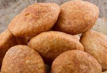 मूंग दाल की मसालेदार कचौड़ी बनाने के लिए जानें ये आसान रेसिपी