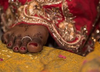 विवाहित महिलाएं क्यों पहनती हैं बिछिया? क्या है इसे पहनने के नियम, ज्योतिषाचार्य से जानें