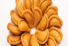 गुजिया के बिना दिवाली का त्यौहार है अधूरा, ऐसे बनाएंगे मावे की मीठी रेसिपी तो मुंह में जाते ही घुल जाएगी, जानें बनाने की विधि