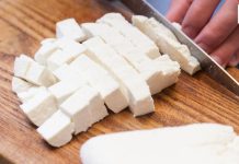 पनीर असली या नकली? इन टिप्स से करें चेक, नहीं तो मिलावटी खाकर होंगे बीमार