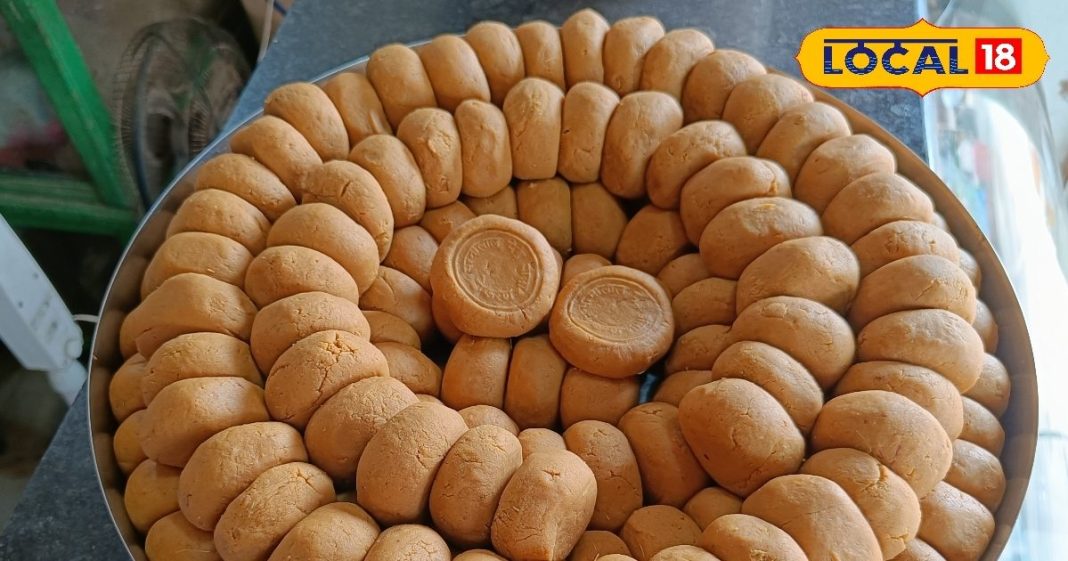 78 साल पुरानी है ये दुकान, यहां के पेड़ा का हर कोई दीवाना, टेस्ट ऐसा कि बोल पड़ेंगे वाह