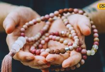 क्या है माला जपने की सही विधि, जानें कैसे करें मंत्रों का जाप