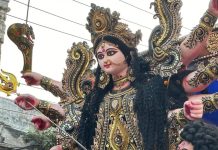 नवरात्र के नौ दिनों में आपको कौन से वस्त्र धारण करने चाहिए? मिलेंगे शुभ संकेत, जानें