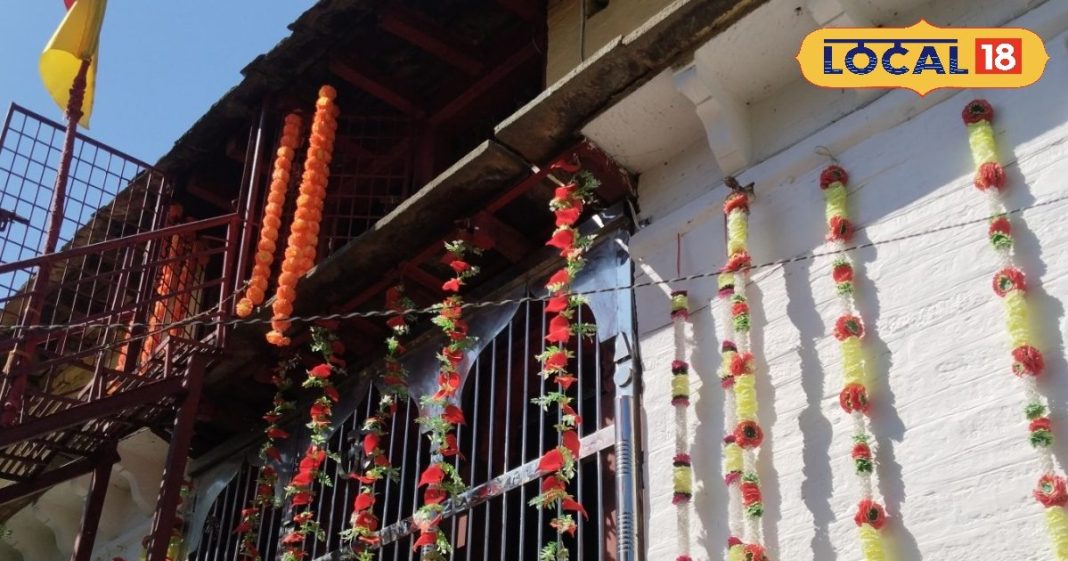 मंदिर में नहीं बल्कि तीन मंजिला के घर में निवास करती हैं ये कुलदेवी, जानें कहां है