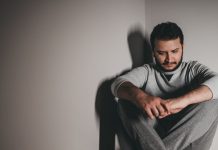 डिप्रेशन से जूझ रहे हैं आप? कुछ आदतें बना सकती हैं आपको अवसाद ग्रस्त, राशि के अनुसार अपनाएं इसके सरल उपाय