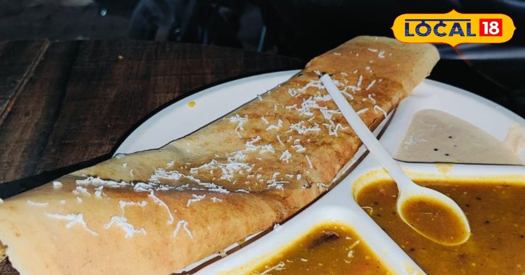 8 सालों से यहां मिल रहा है बेस्ट डोसा, 50 रुपये में भर जाएगा पेट, रोज बिक जाती हैं 100 प्लेट