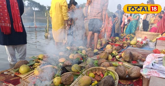 See the picture of Chhath Ghat, the ghat is decorated