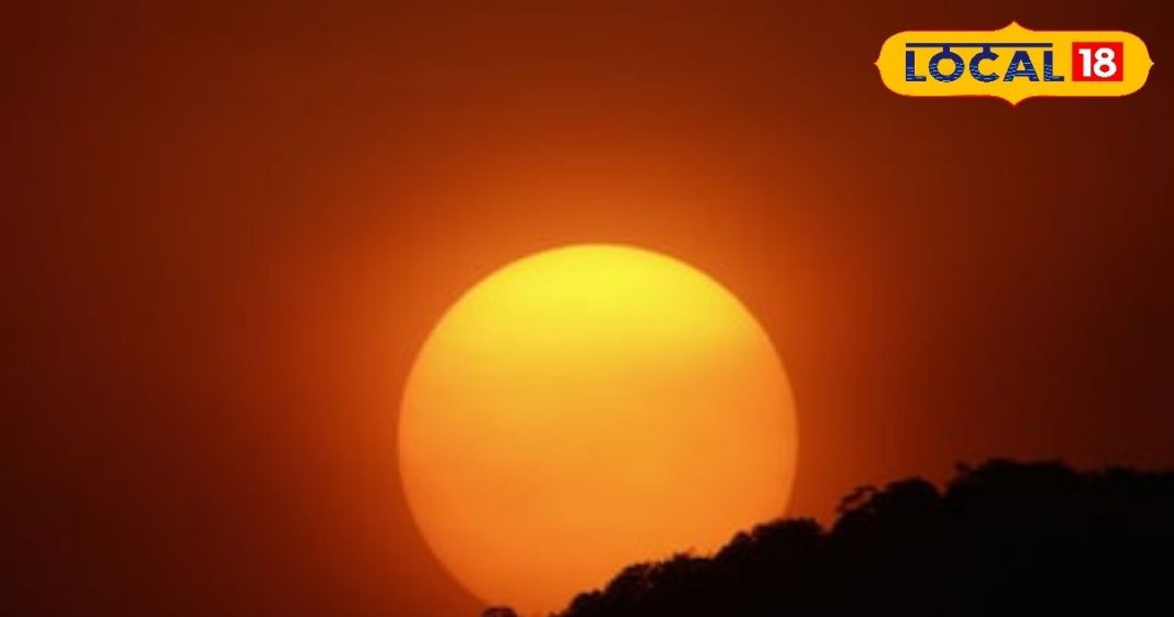 Surya Transit: इस दिन सूर्य धनु राशि में करेंगे प्रवेश, चमकेगी इन राशि के जातकों की किस्मत, मांगलिक कार्य रहेंगे निषेध