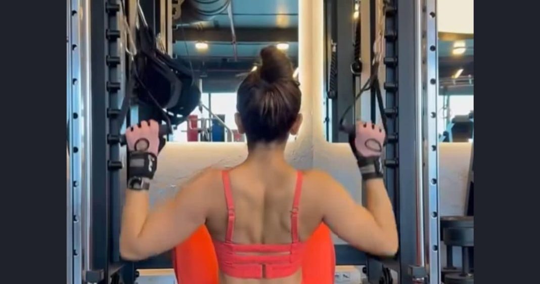 कातिल लुक, फिटनेस कमाल…शाम 7 बजे से पहले खाना खा लेती है ये एक्ट्रेस, हाल में ही में हुई है शादी