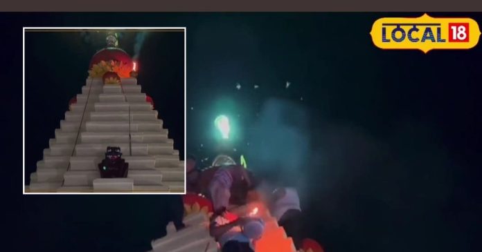 इस मंदिर के शिखर पर मशाल जलाने की है परंपरा!