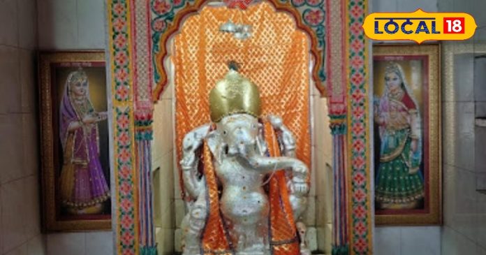 इस मंदिर में पूजा अर्चना करने से कुंवारे लड़कों की