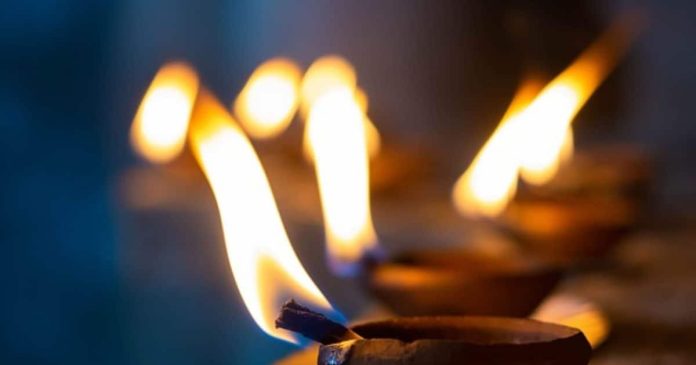 दीपक जलाने के लिए तेल या घी! क्या ज्यादा शुभ