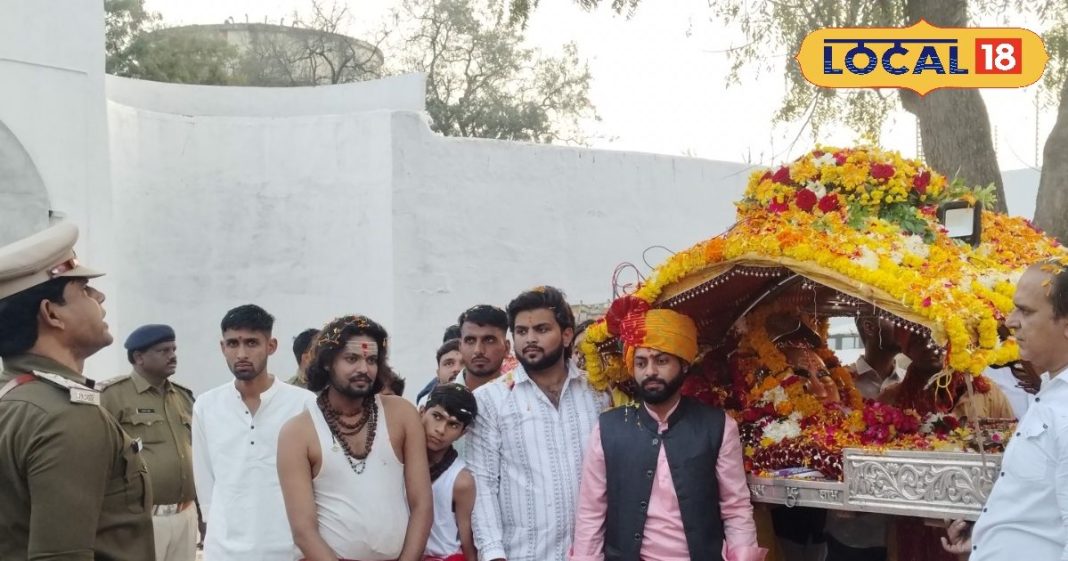 धूमधाम से निकली काल भैरव की सवारी, जेल में कैदियों ने स्वगात में बरसाएं फुल