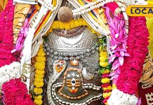 महाकाल की भस्म आरती: आज बिलपत्र, कमल और गुलाब के फूलों की माला से सजे उज्जैन के राजा, देखें PHOTOS