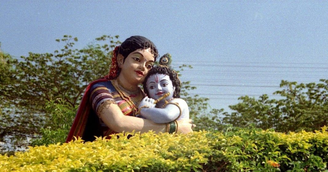 सिर्फ यशोदा और देवकी ही नहीं थी भगवान कृष्ण की मां, तीसरी माता का भी मिलता है उल्लेख, जानें क्या कहते हैं ग्रंथ?
