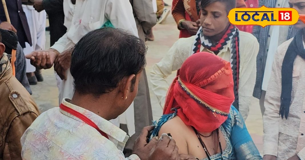 आग में पहले लोहा होता है गर्म, फिर शरीर पर