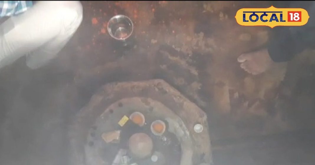 46 साल तक दरवाजों के अंदर बंद रहे भगवान, ताले खुले तो उड़े होश!