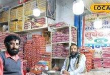 दिल्ली की सर्दियों में सिर्फ 4 महीने के लिए खुलती है रबड़ी की यह दुकान, बेंगलुरु से भी खरीदारी करने आते हैं लोग