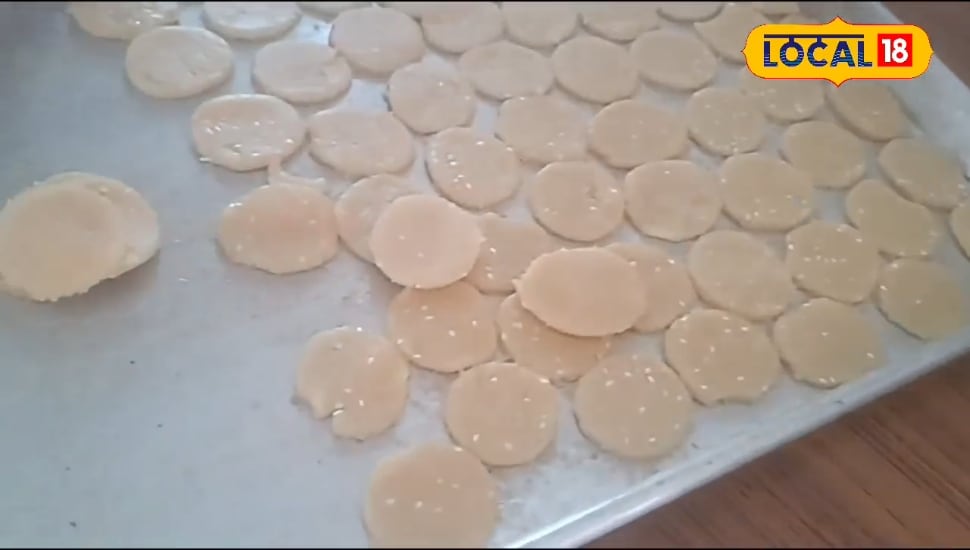 Mushroom Biscuit: स्वाद और सेहत का अनमोल खजाना है मशरूम का ये बिस्किट, दूर करेगा खून की कमी