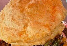 Best Chole Bhature: सिर्फ 60 रुपये में यहां मिलते हैं बेस्ट छोले भटूरे, खास मसालों से होते हैं तैयार, साथ मिलती है 3 तरह की सलाद