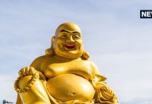 उपहार में दें लाफिंग बुद्धा, खुल जाएंगे किस्मत के ताले, खुद खरीदने की है मनाही, जानें इसे रखने के सही नियम