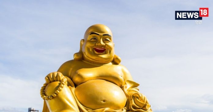 उपहार में दें लाफिंग बुद्धा, खुल जाएंगे किस्मत के ताले,