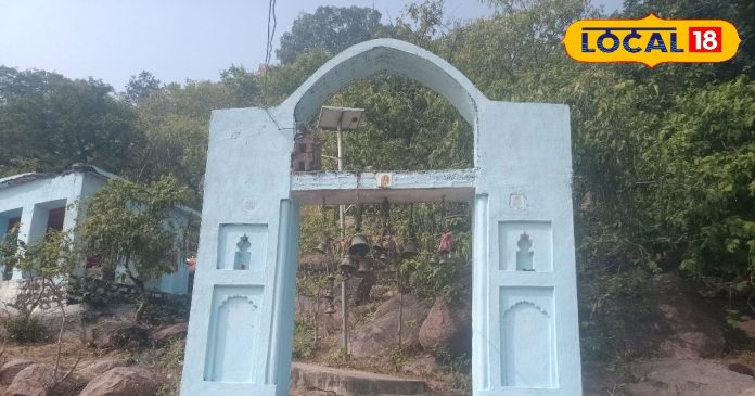 छतरपुर: हनुमान जी की परिक्रमा करना है बहुत कठिन, घमंड