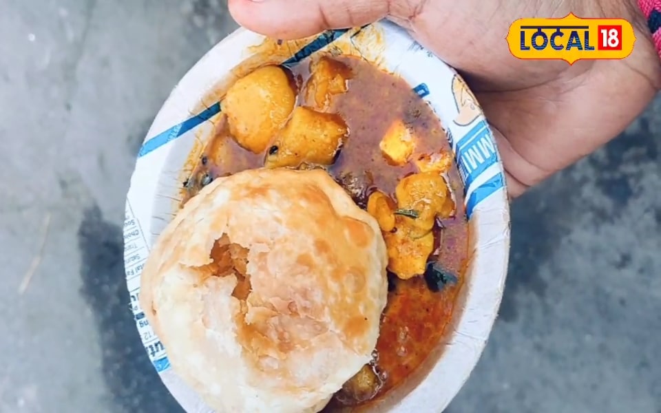 गिरीडीह में 20 साल पुरानी दुकान, 10 रुपए में 4 कचौरी और पनीर की सब्जी के साथ 10 जलेबी भी