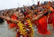 Maha Kumbh 2025: कठोर दीक्षा प्रक्रिया से गुजरती हैं महिला नागा साध्वियां, क्यों लगता है उनका जीवन रहस्यमयी
