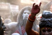 Naga Sadhus: जब काशी विश्वनाथ मंदिर को बचाने के लिए औरंगजेब की सेना से भिड़ गए नागा साधु, 40 हजार ने दी प्राणों की आहुति