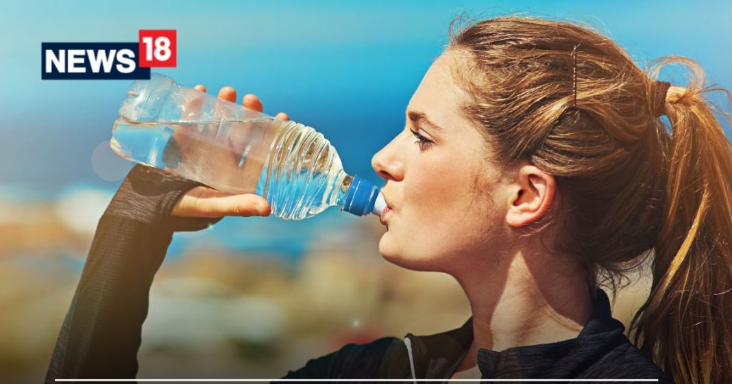 क्या है ये 2-Hour हाइड्रेशन रूल? सर्दियों में ये एक नियम बचा सकता है आपकी जिंदगी, जानें सही तरीका