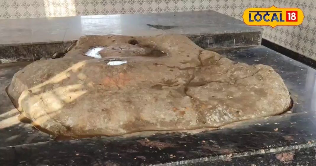 परसोन मंदिर: त्रेता युग से जुड़ा है मंदिर का इतिहास, बजरंगबलि के पद चिन्ह आज भी हैं मौजूद