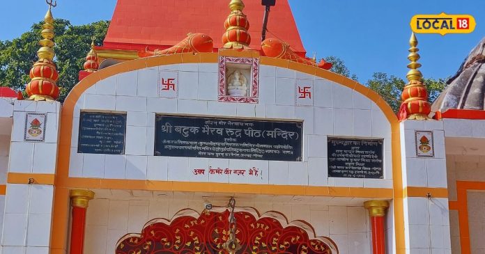 हिंदू ही नहीं, बल्कि मुस्लिम और सिख भी पहुंचते हैं