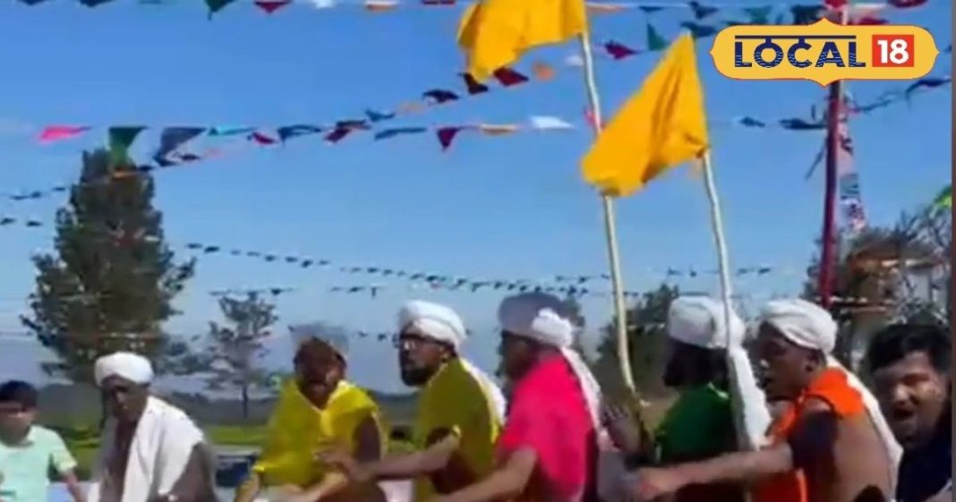 यहां आधी रात को जागता है पूरा गांव, देवता निकलते