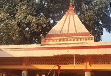 Bodeshwar Mandir: इस मंदिर में आधी रात को आते हैं हजारों सांप, बड़े से बड़े रोग से भी मिलती है मुक्ति ! जानें क्या है इसके पीछे का रहस्य
